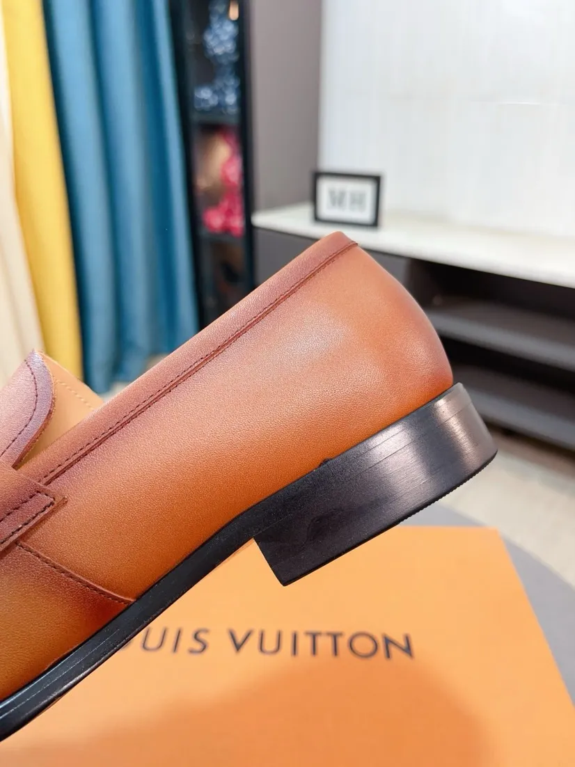 Men's men's shoes 💰500🌸🌸 [Louis Vuitton (LV)] High-end business formal leather shoes 🍀 luxurious and elegant style, both practicality and style, professional focus on details and quality, counter original 1⃣️: 1⃣️ ultra-accurate reproduction 👍🏻! Material: The upper is made of imported original calfskin➕imported Italian cowhide leather. Original anti-slip and wear-resistant outsole! Code number: 38--44 (45 customized)
